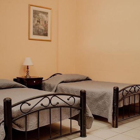 Suites Cervantes Chihuahua Extérieur photo