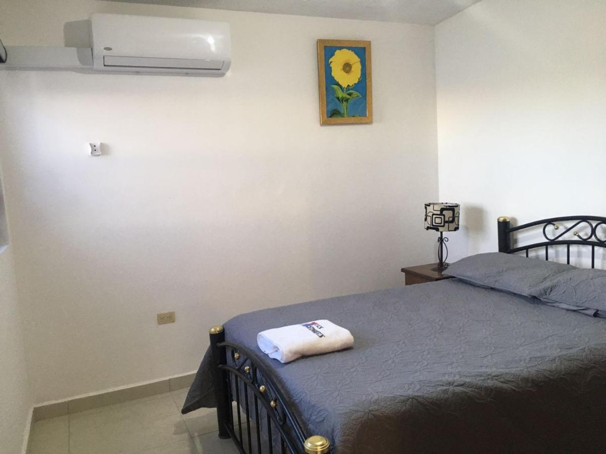 Suites Cervantes Chihuahua Extérieur photo