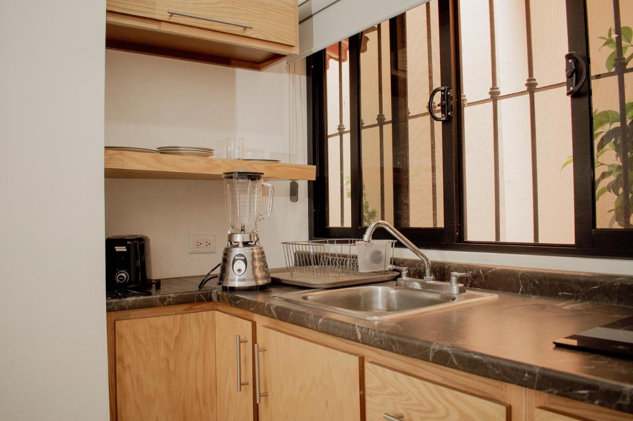 Suites Cervantes Chihuahua Extérieur photo