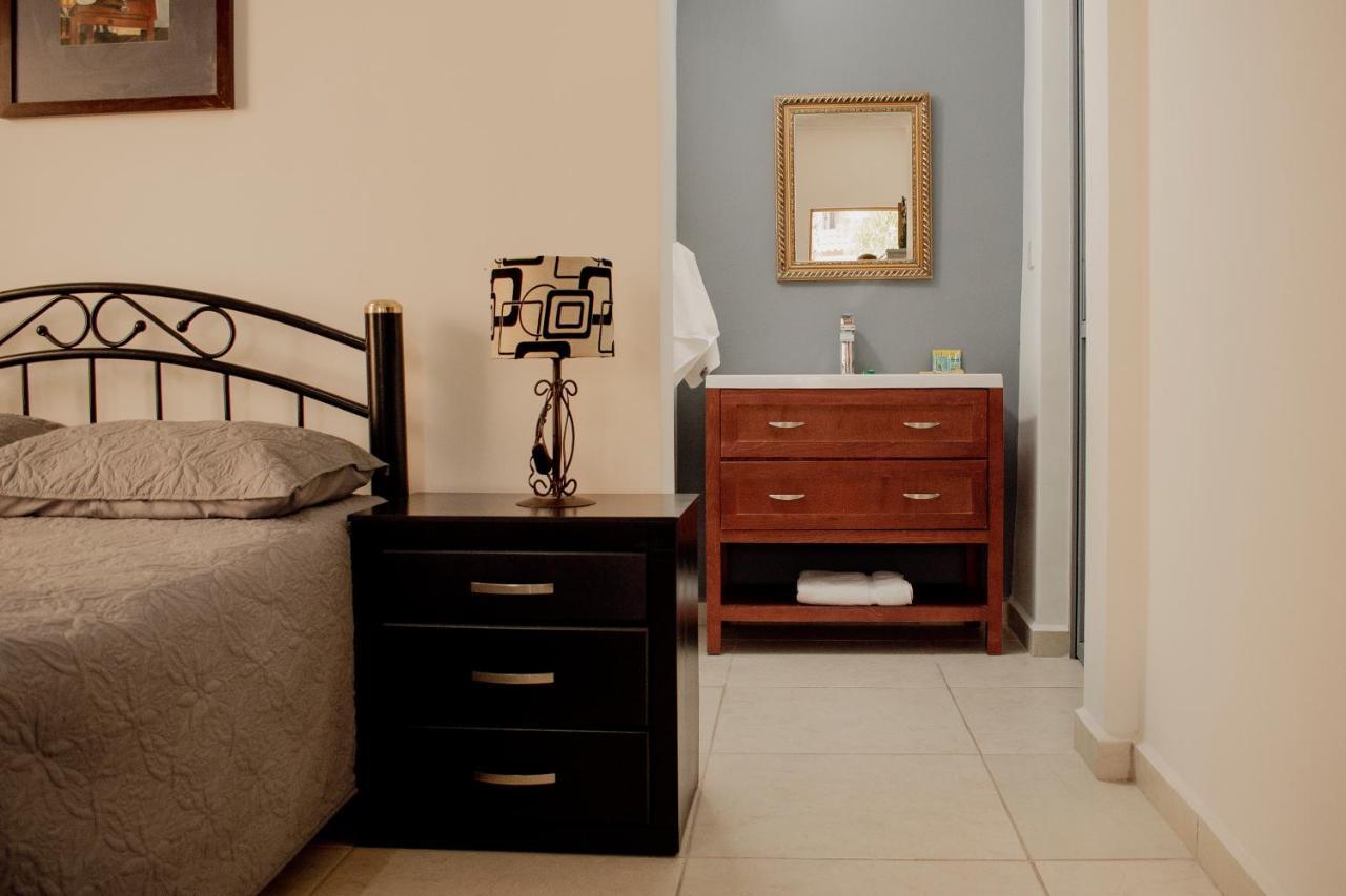 Suites Cervantes Chihuahua Extérieur photo