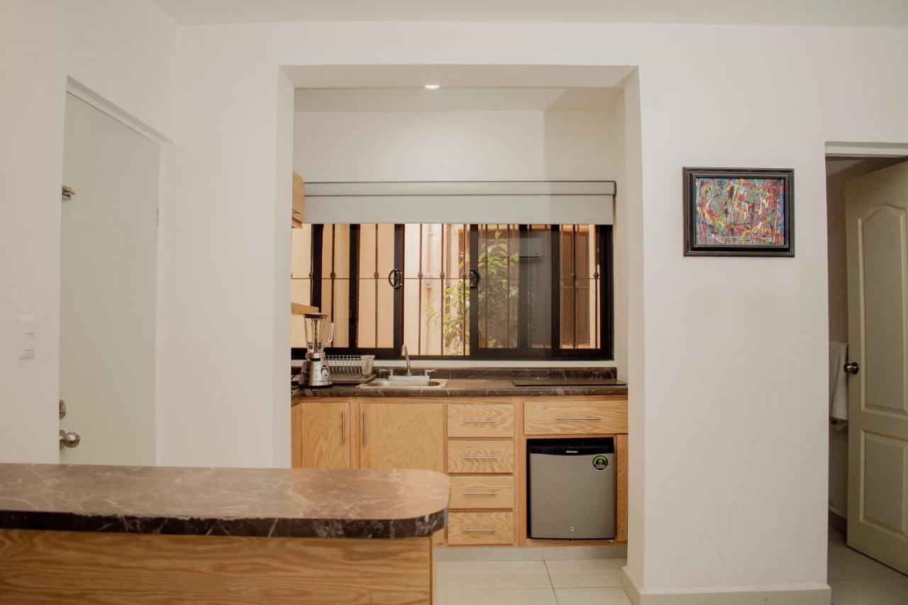 Suites Cervantes Chihuahua Extérieur photo