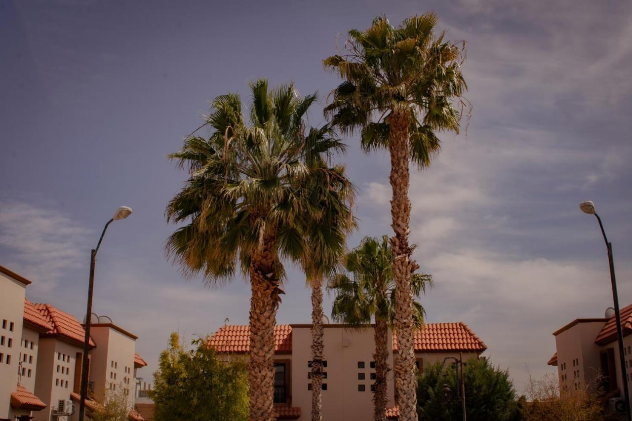 Suites Cervantes Chihuahua Extérieur photo