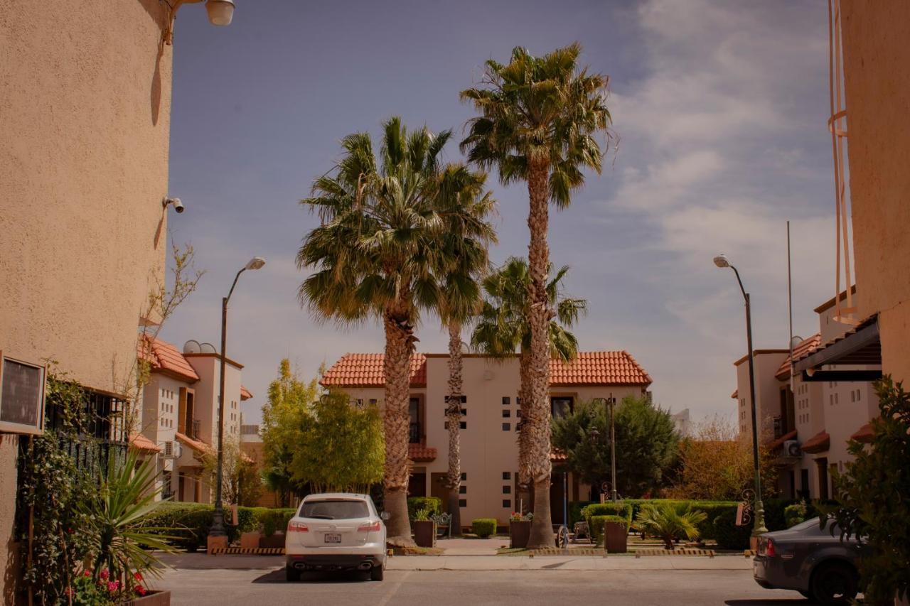 Suites Cervantes Chihuahua Extérieur photo