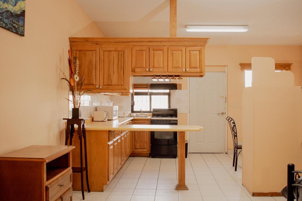 Suites Cervantes Chihuahua Extérieur photo