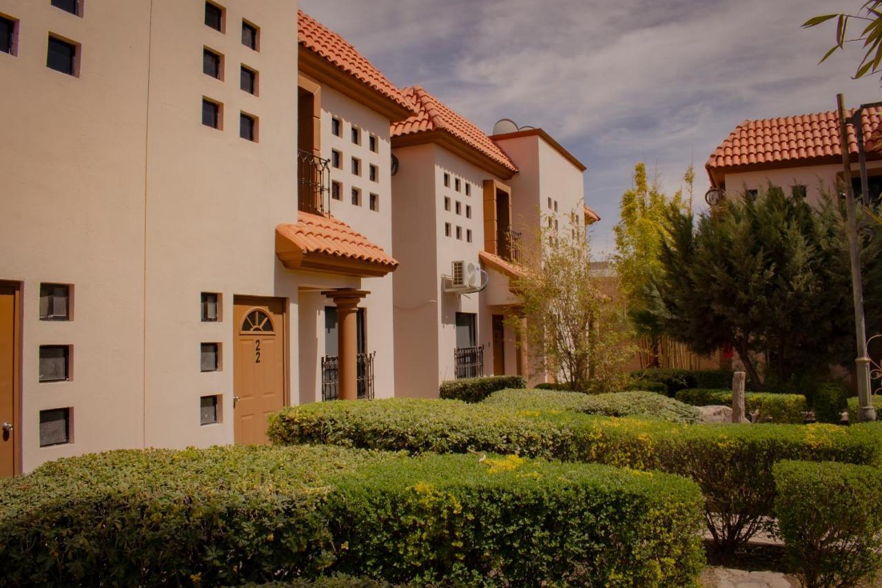 Suites Cervantes Chihuahua Extérieur photo