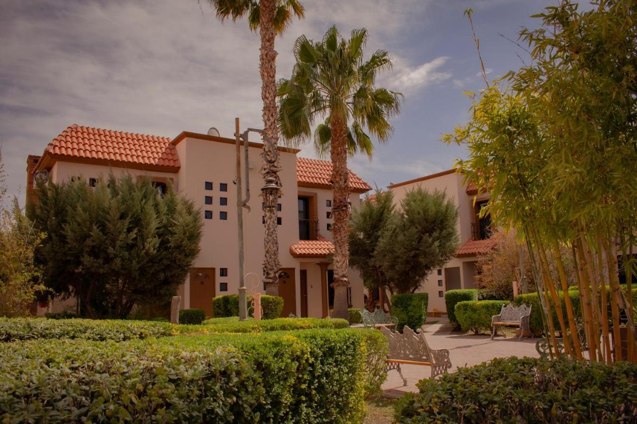 Suites Cervantes Chihuahua Extérieur photo
