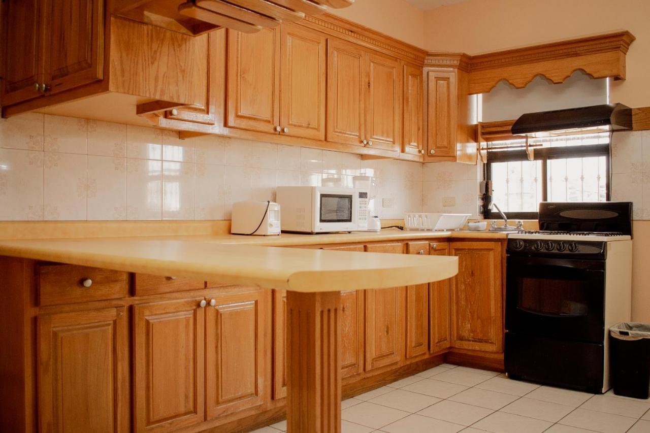Suites Cervantes Chihuahua Extérieur photo