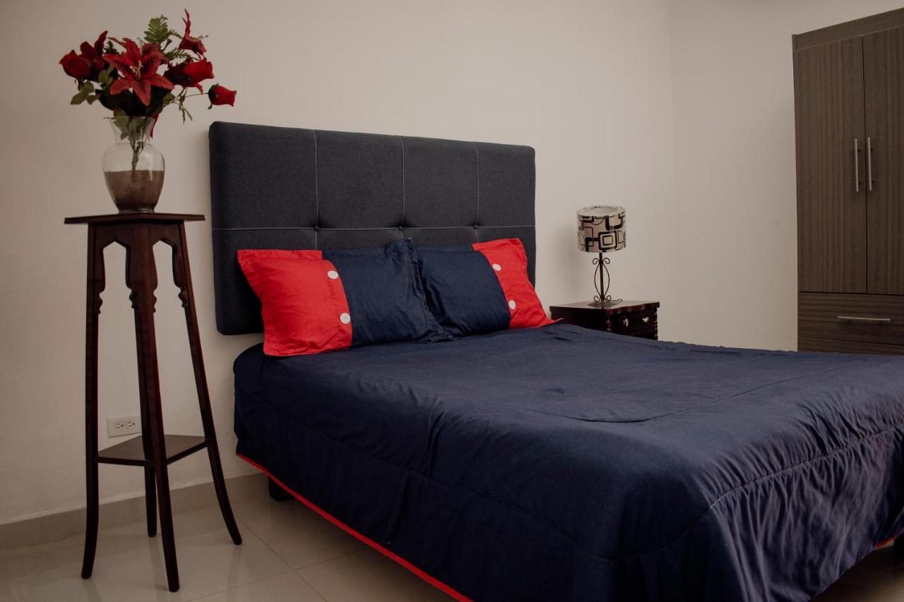 Suites Cervantes Chihuahua Extérieur photo