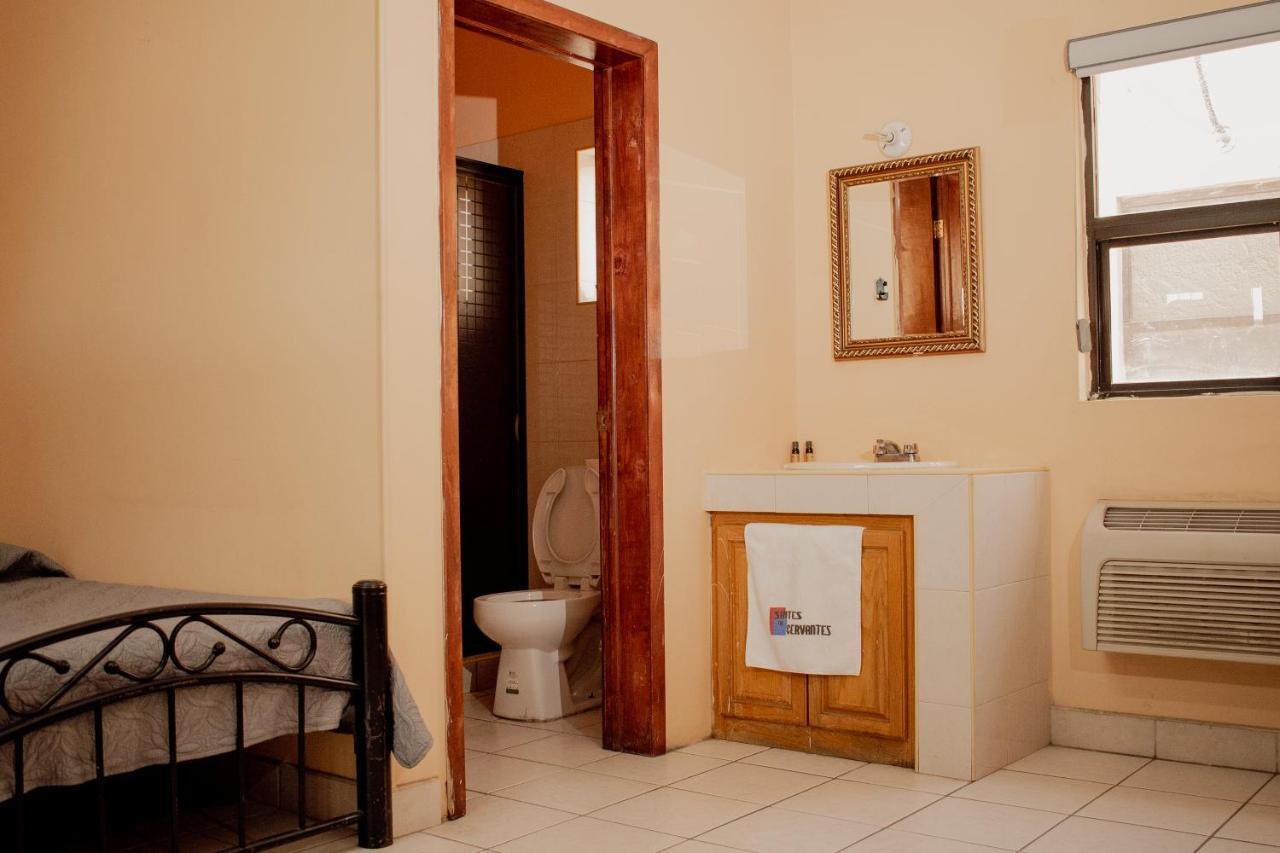 Suites Cervantes Chihuahua Extérieur photo