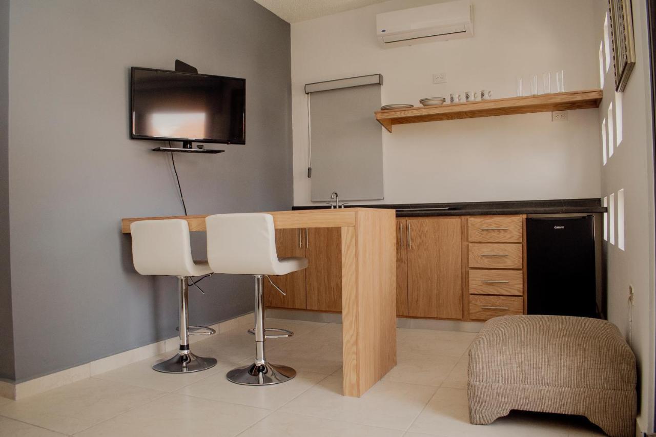 Suites Cervantes Chihuahua Extérieur photo
