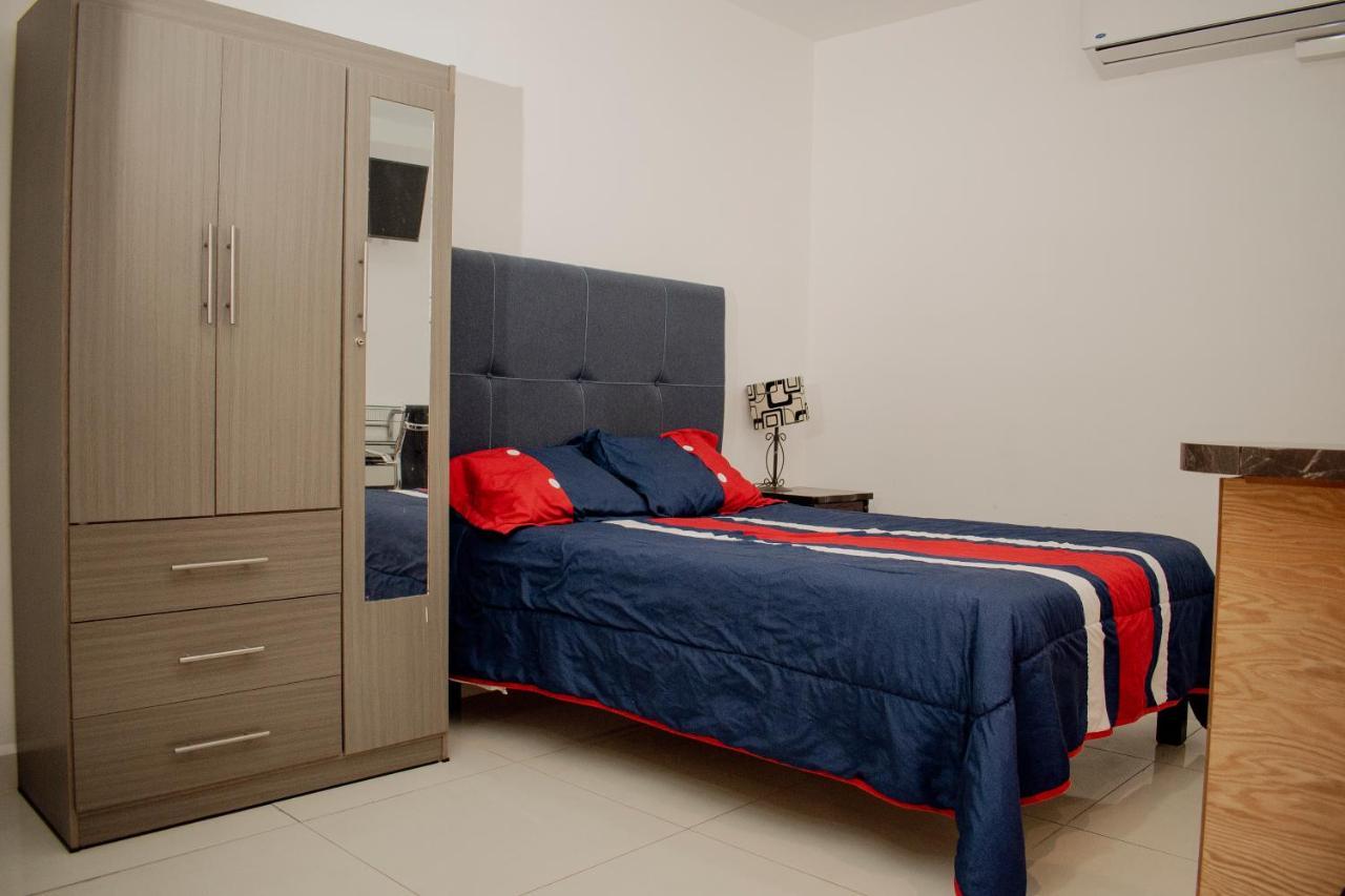 Suites Cervantes Chihuahua Extérieur photo